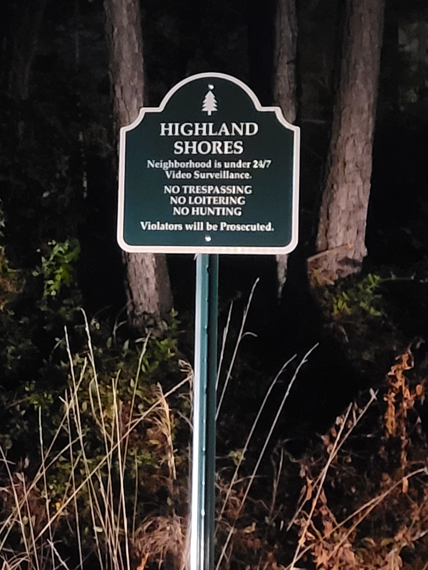 Highland Shores neighborhood sign